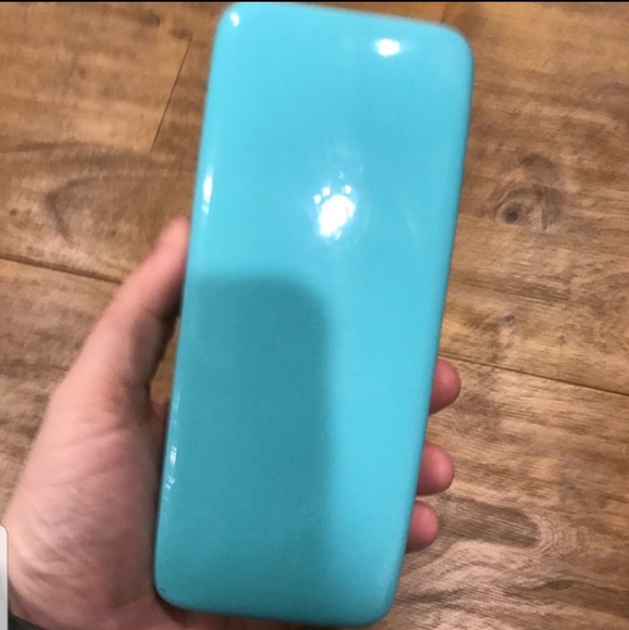 Kate Spade Polarized tortoise sunglasses and case. - Picture 10 of 10